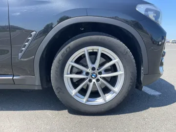 Car image 32