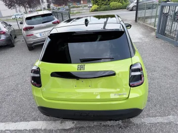 Car image 37
