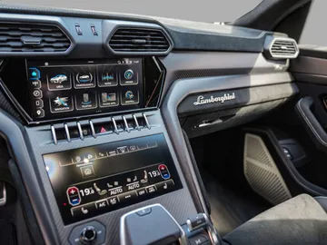 Car image 42
