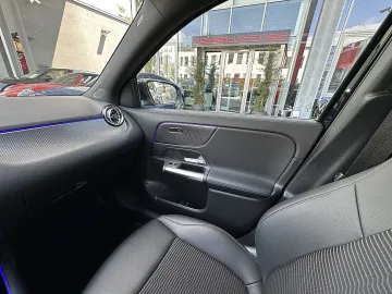 Car image 36