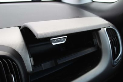 Car image 31