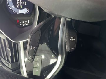 Car image 36