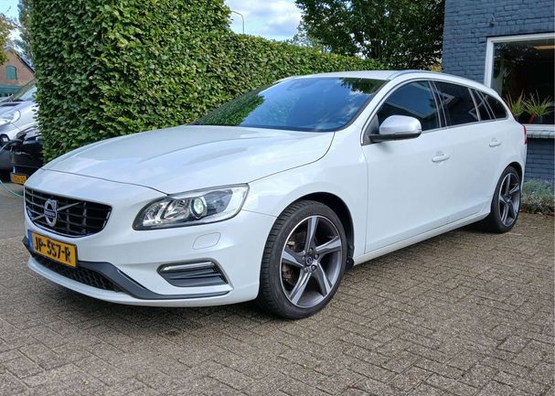 Volvo V60 T3 112 kW image number 2