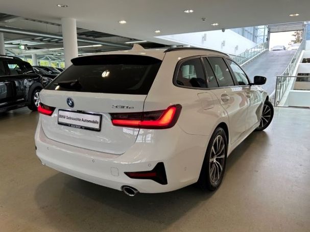 BMW 330 e Touring Sport 218 kW image number 3