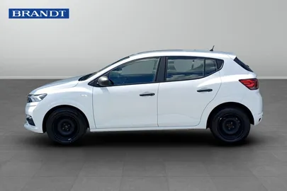 Car image 3