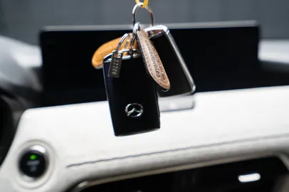 Car image 25