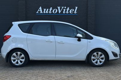Car image 22