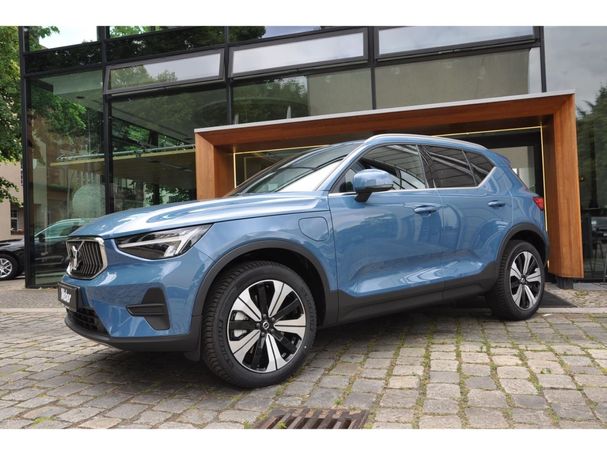 Volvo XC40 Recharge T4 Core 155 kW image number 2