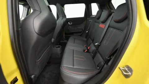 Car image 25