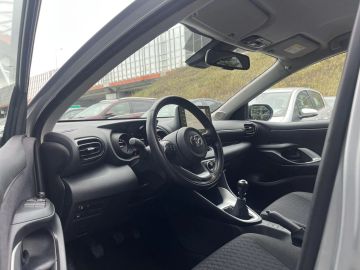 Car image 10