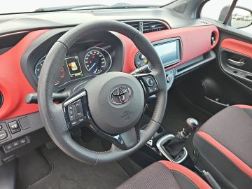 Car image 11