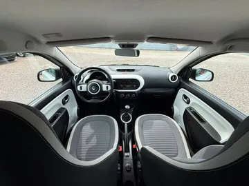 Car image 28