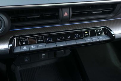 Car image 38