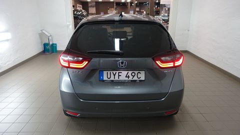 Car image 13