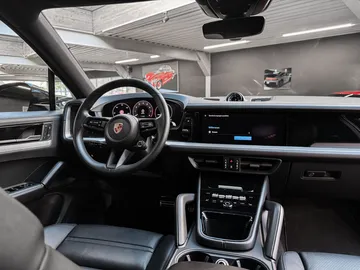 Car image 27