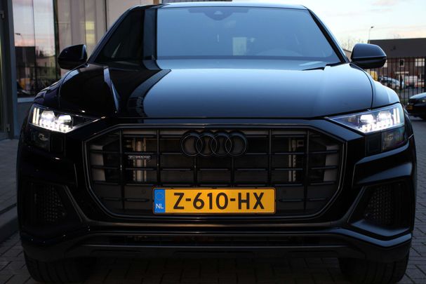 Audi Q8 55 TFSIe quattro 280 kW image number 3