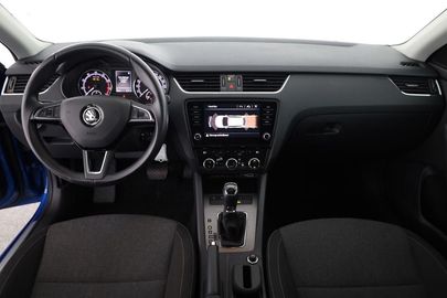 Car image 13