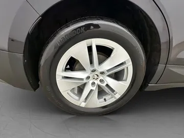 Car image 38