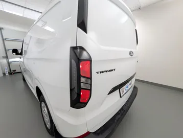 Car image 28