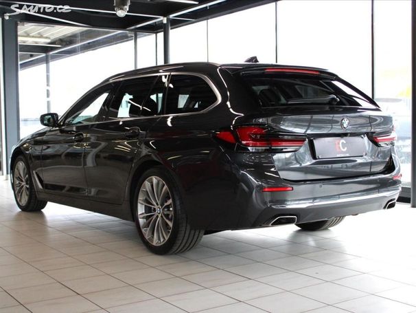 BMW 530d Touring xDrive 210 kW image number 2