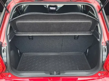 Car image 24