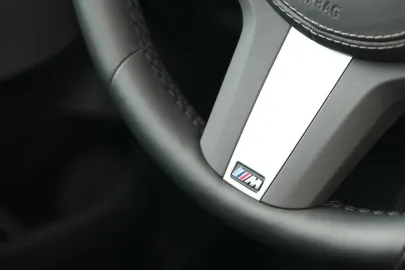 Car image 40