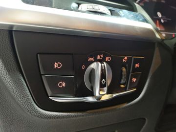 Car image 32