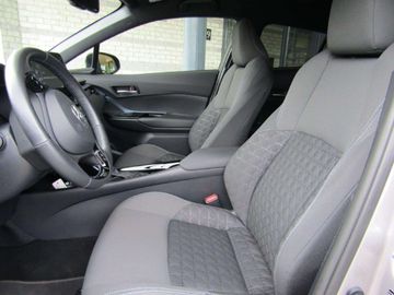 Car image 9