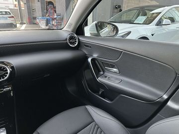 Car image 36