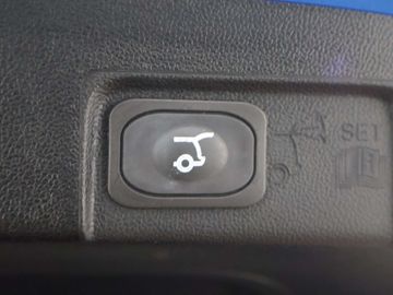 Car image 37