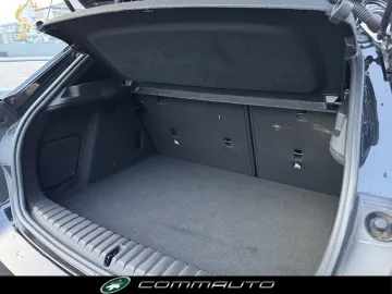 Car image 32