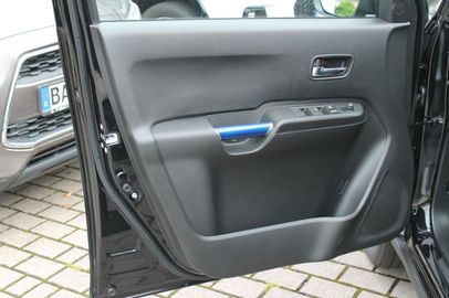 Car image 11