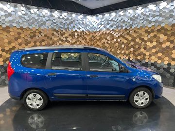 Car image 38