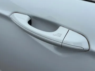 Car image 39