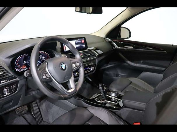 BMW X3 xDrive20i xLine 135 kW image number 6