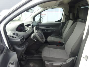 Car image 12