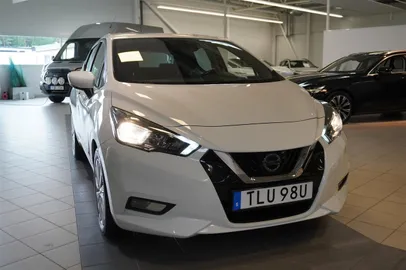Car image 18