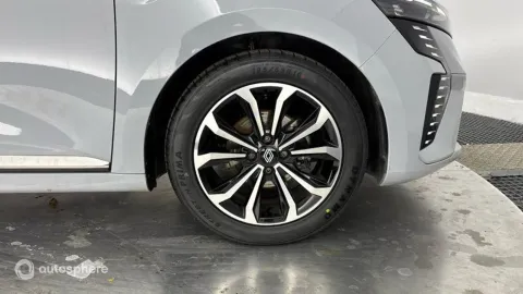 Car image 20