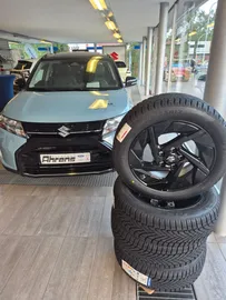 Car image 17