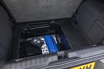 Car image 36