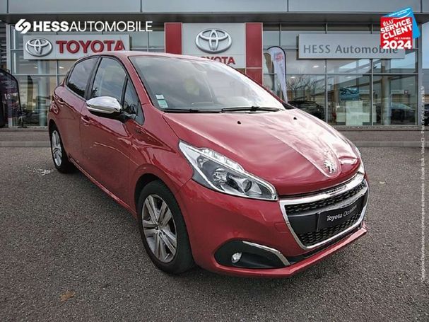 Peugeot 208 PureTech 82 Signature 61 kW image number 2