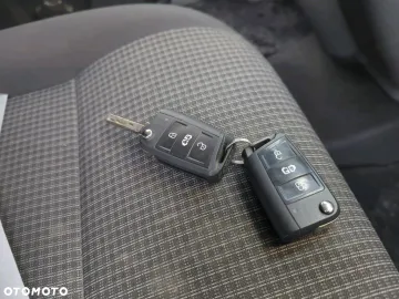Car image 37