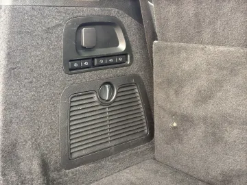 Car image 35