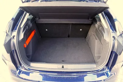 Car image 29