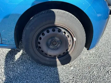 Car image 21