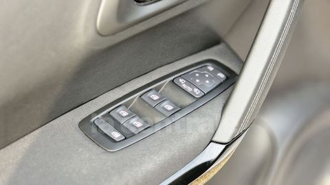 Car image 36