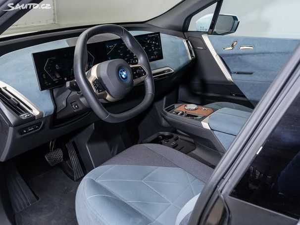 BMW iX xDrive40 240 kW image number 2