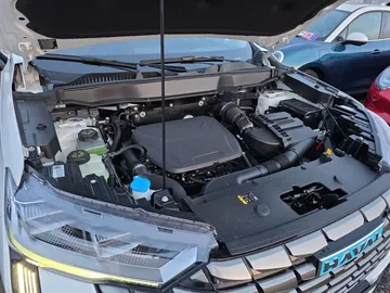 Car image 33