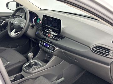 Car image 30