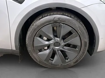 Car image 35